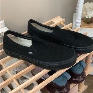 all black slip on vans